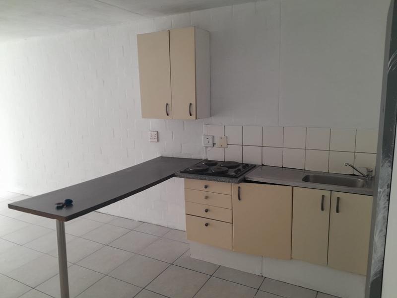 To Let 1 Bedroom Property for Rent in Wynberg Western Cape